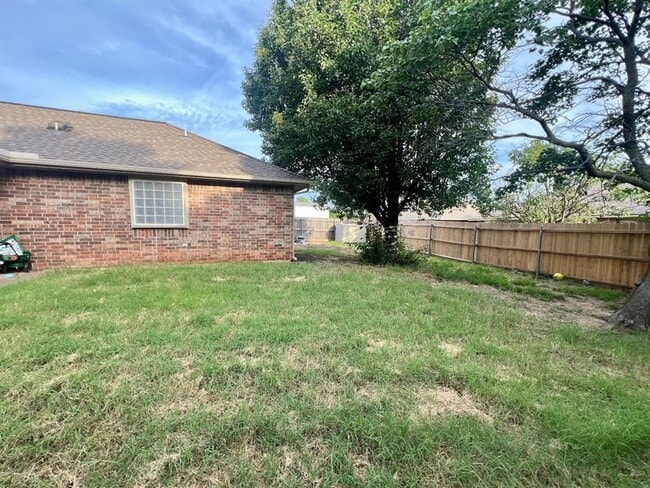 Building Photo - 4813 SE 87th Terrace