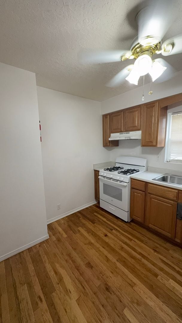 Building Photo - 1521 Gold Ave SE