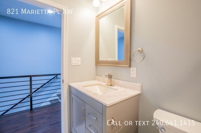 Building Photo - 821 Marietta Pl NW