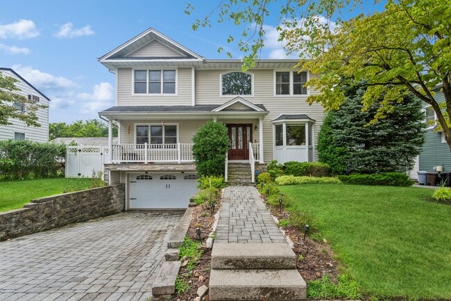 Primary Photo - 20 Holland Ave