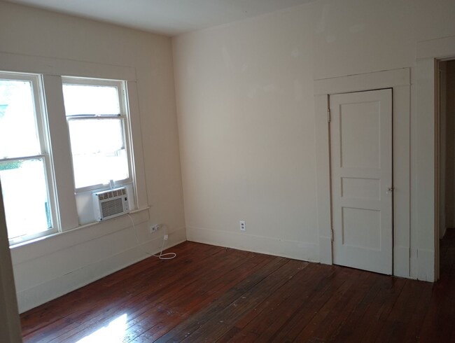 Building Photo - 2222 Vance Ave