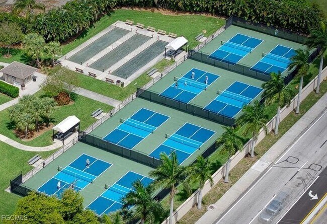 Building Photo - 4160 Steamboat Bend E