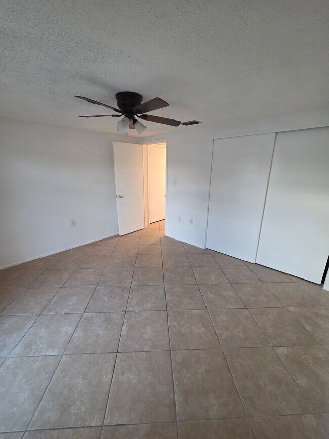 Building Photo - 9125 Hunt Club Ln
