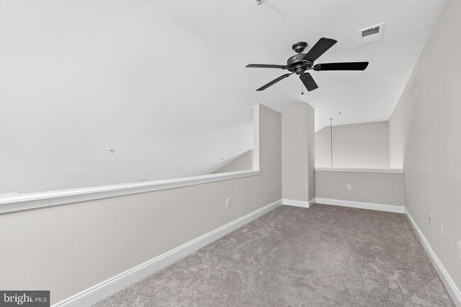 Building Photo - 6520 Lake Park Dr