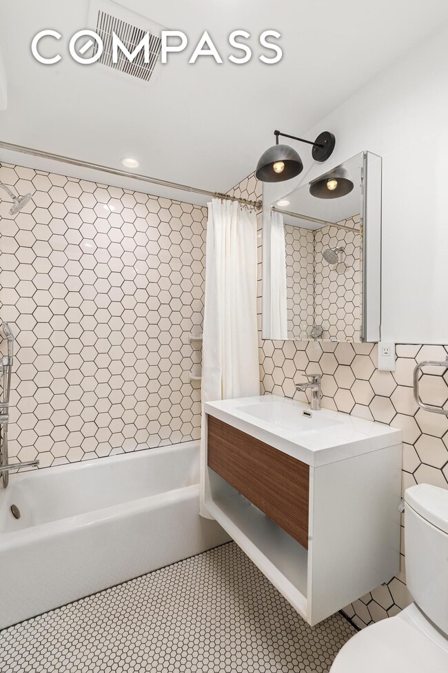 Building Photo - 79 2nd Pl