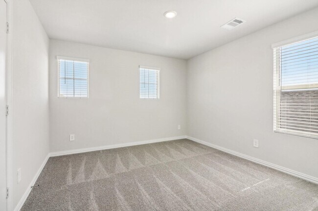 Building Photo - 709 Tidal Dr