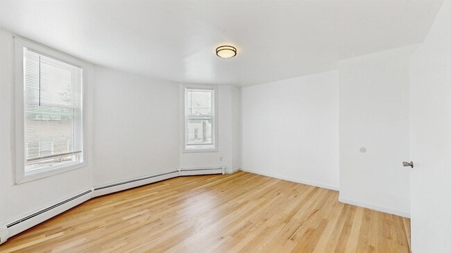 Building Photo - 174 Beacon Ave