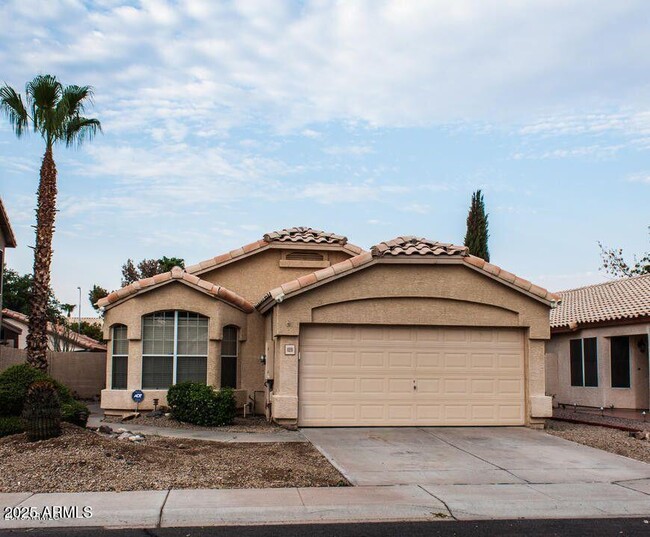 Primary Photo - 1091 W Kingbird Dr