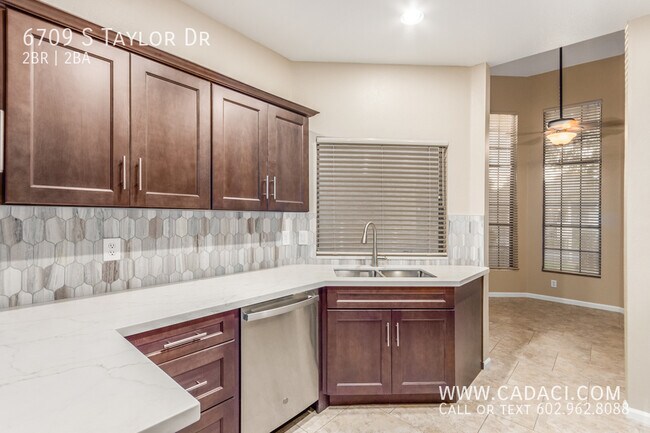 Building Photo - 6709 S Taylor Dr