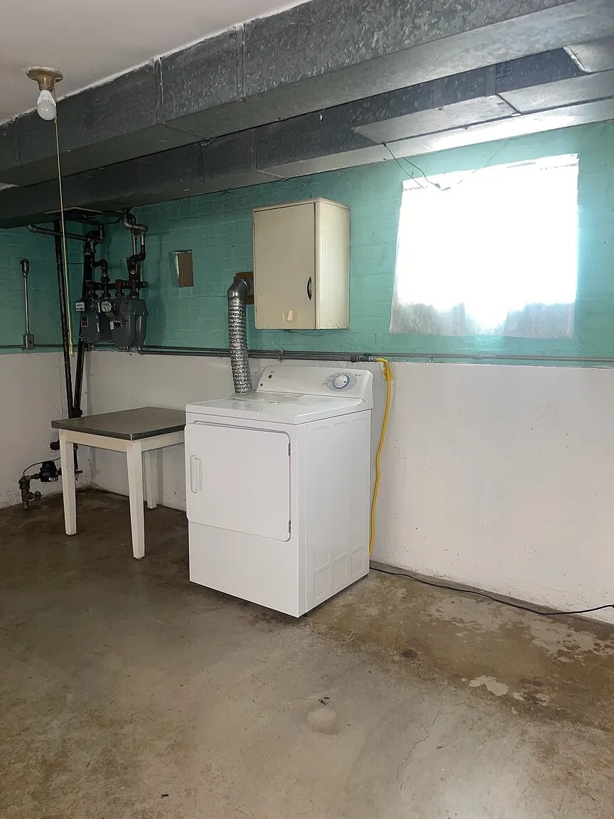 Building Photo - 5530 N Major Ave