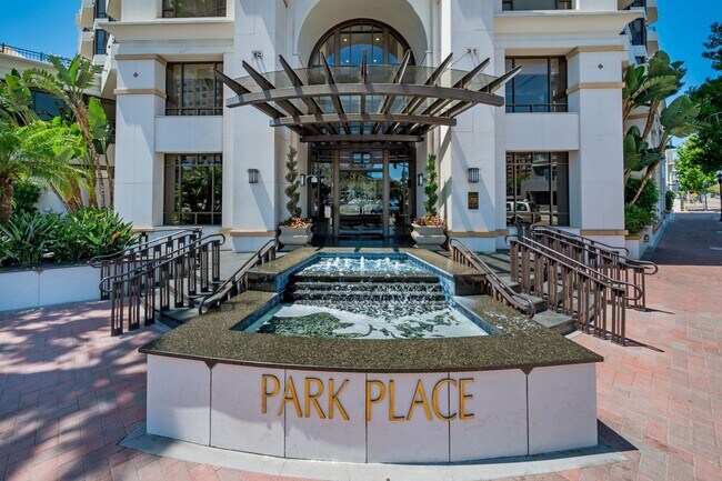 Building Photo - Stunning Marina District 2 Bedroom + a Lof...
