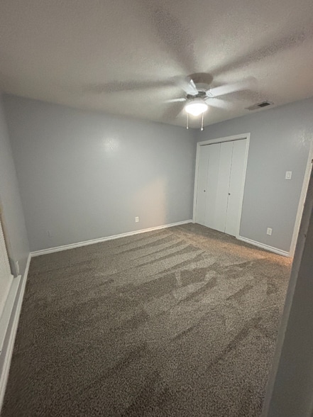 Building Photo - 901 Marilyn Dr