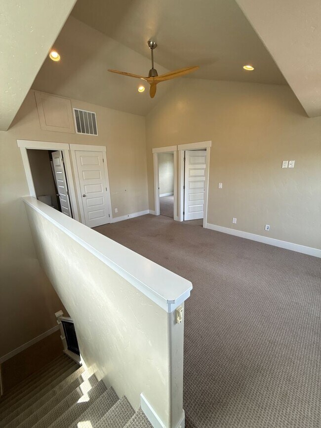 Building Photo - 20747 NE Angora Ct