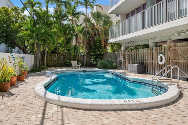 Building Photo - 524 Orton Ave