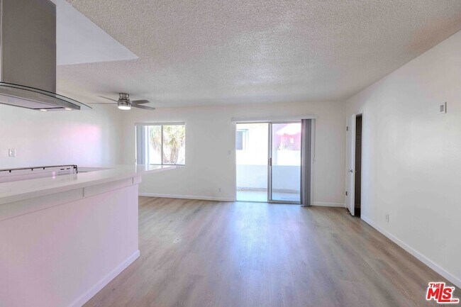 Building Photo - 1426 Orange Grove Ave