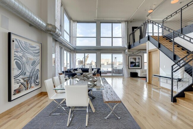 Building Photo - 521 S 7th St