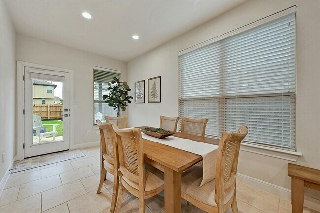 Building Photo - 1917 Gabrielles Way