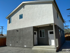 Building Photo - 3961 1/2 Halldale Ave