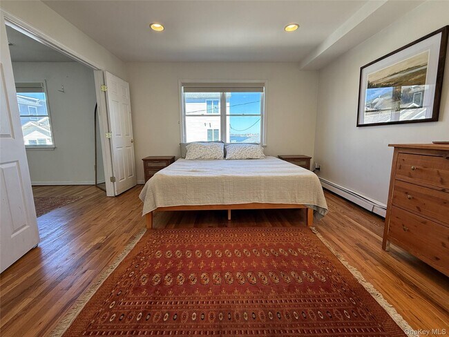 Building Photo - 227 W Pine St