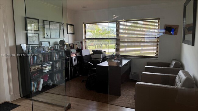 Building Photo - 4905 Bayberry Ln