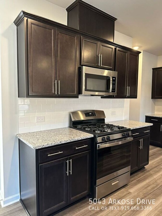 Building Photo - 5043 Arkose Dr