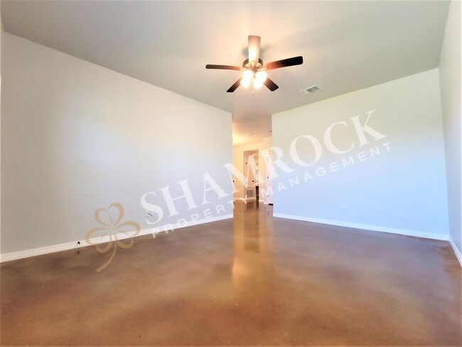 Building Photo - 1002 Sparrow Cove