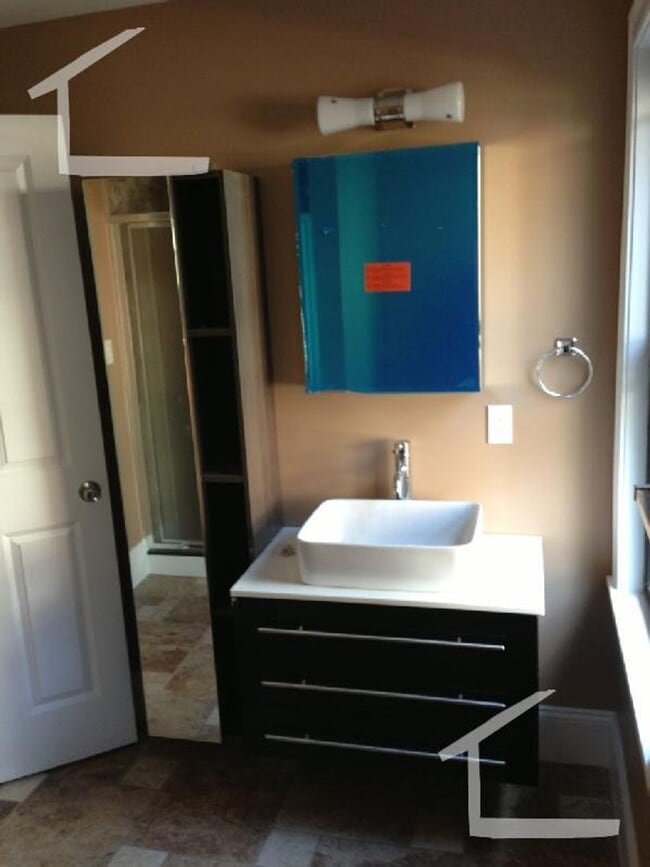 Building Photo - Must-see 5-bed,2-bath Apartment in Brighton