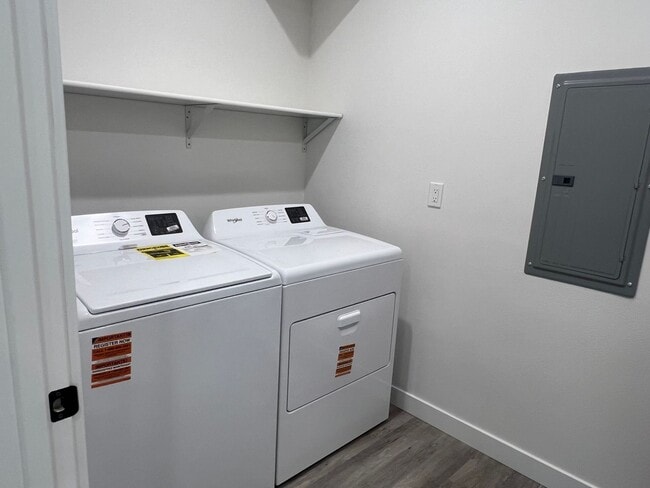 Building Photo - Beautifully Remodeled 3 Bedroom Home in Downtown Ferndale!