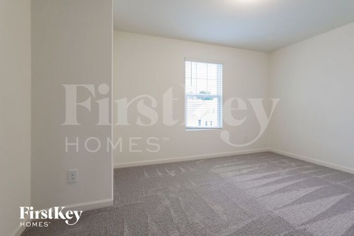 Building Photo - 135 Knightsbridge Ln