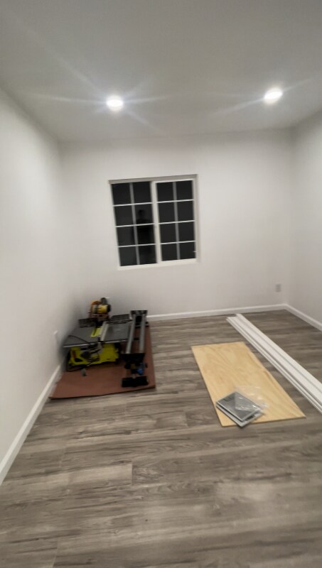 Building Photo - 1209 W Oak Ave