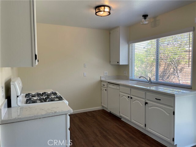 Building Photo - 6331 Balmoral Dr