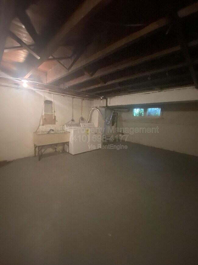 Building Photo - 3136 Chesterfield Ave