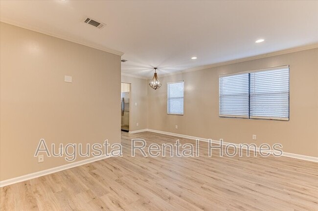 Building Photo - 1404 Johns Rd