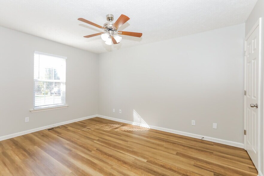 Building Photo - 420 Wildwood Dr