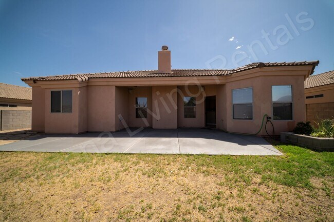 Building Photo - 2085 Alan Ladd Dr