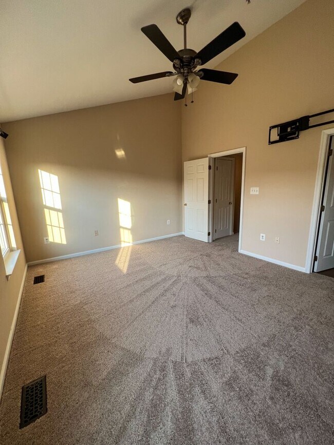 Building Photo - 8646 Willow Leaf Ln