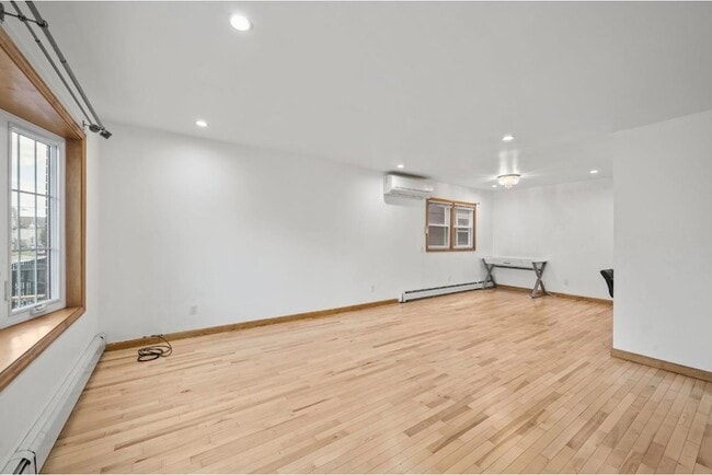 Building Photo - 93 Lord Ave