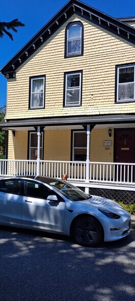 Building Photo - 26 Calvert St