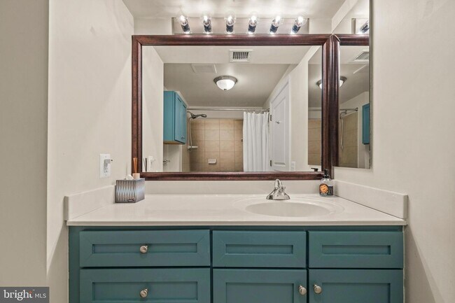 Building Photo - 631 D St NW