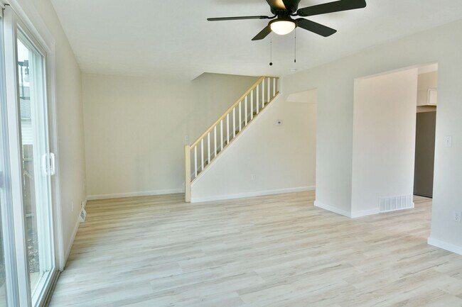 Building Photo - 460-462-462 Fowler St