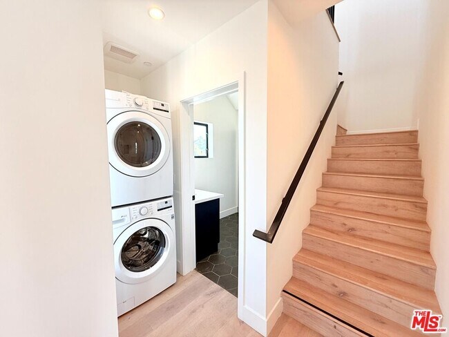 Building Photo - 3414 London St