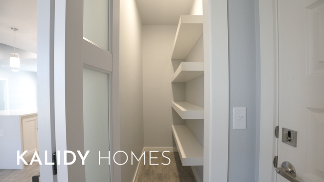 Building Photo - 303 Kirks Holw