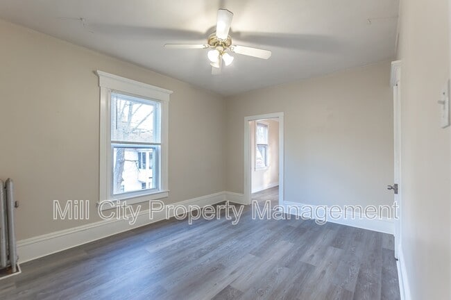 Building Photo - 261 Orange St