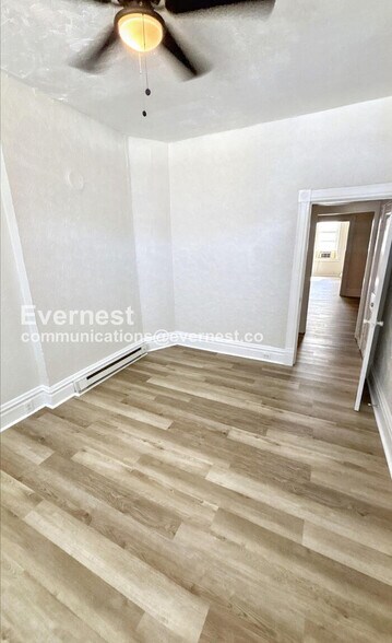 Building Photo - 3720 Fairview Ave