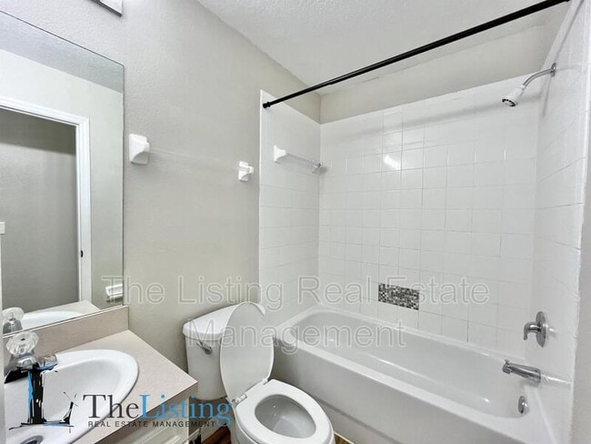 Building Photo - 327 Coconut Palm Way