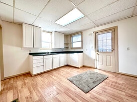 Building Photo - 8 W Lutton St