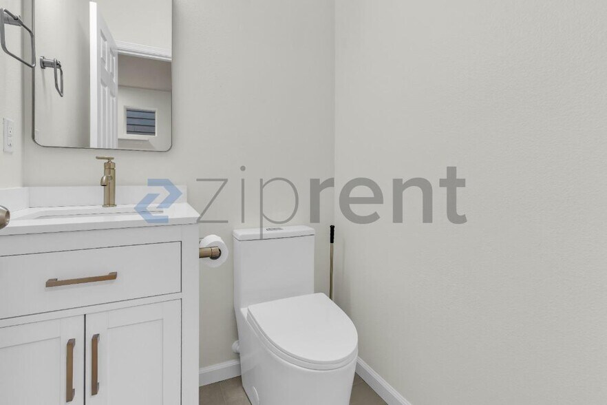 Building Photo - 3785 Wild Rose Loop