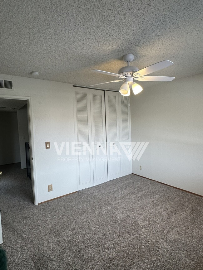 Building Photo - 5066 Greenberry Dr