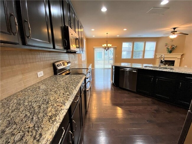 Building Photo - 2186 Hillview Dr NE