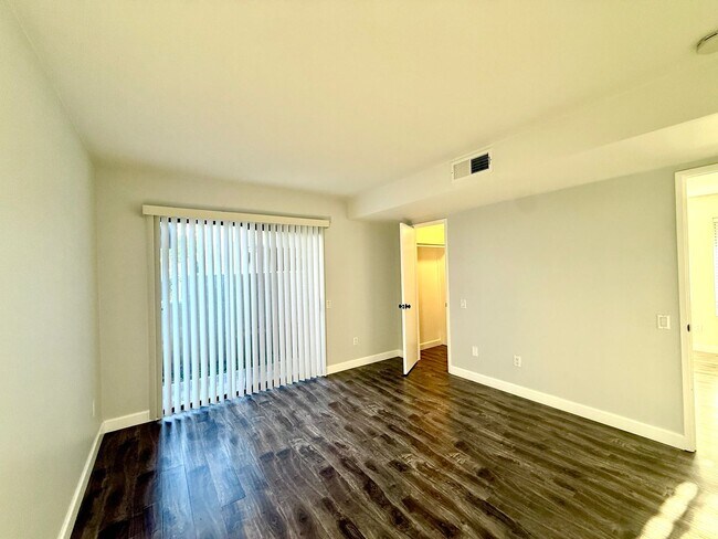 Building Photo - CASA VERDE - One Bedroom - Unfurnished - Long Term